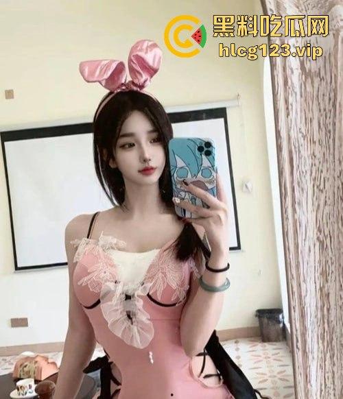 抖音小网红【虎孃Pan】全裸骚舞曝光！润滑液摩擦，全程骚得让人顶不住！-6