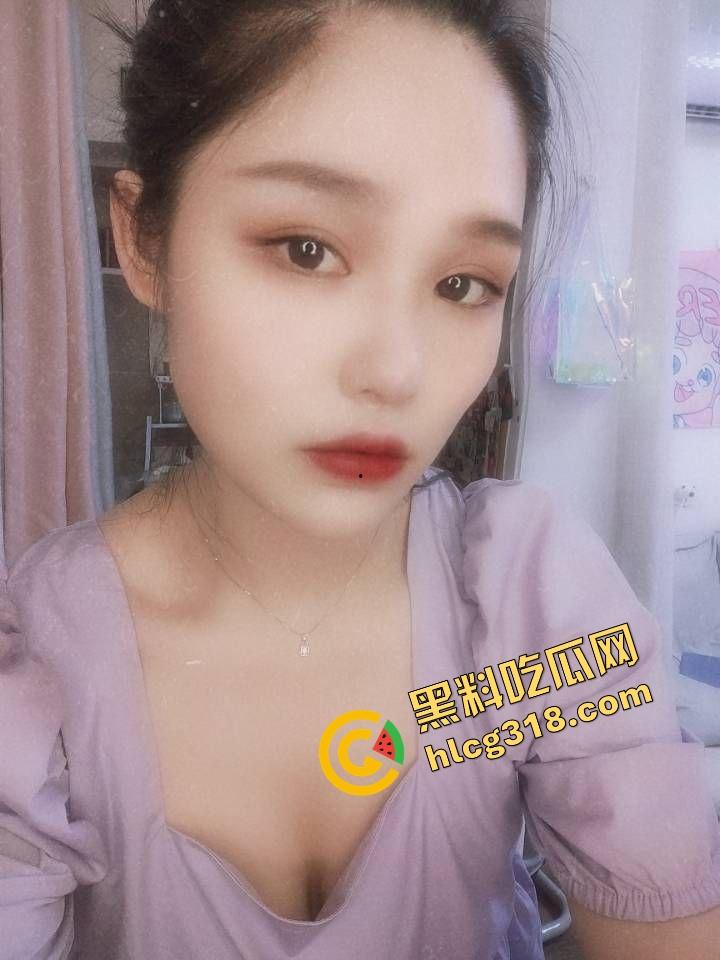 这什么操作？有逼不插偏要爆菊，妹子边被捣屁眼边自摸骚穴，究竟是癖好重还是小穴太松没感觉？-2